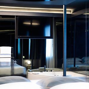 Executive King Room Spa Bath
